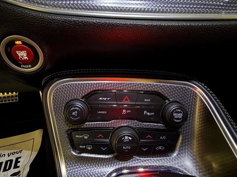 Used 2015 Dodge Challenger SRT Hellcat image 11