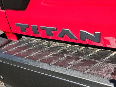 Used 2024 Nissan Titan PRO-4X w/ Pro-4x Convenience Package image 9
