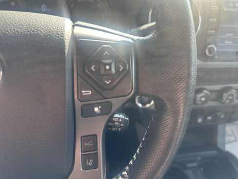 Used 2020 Toyota Tacoma TRD Sport w/ Technology Package AWD/4WD image 19