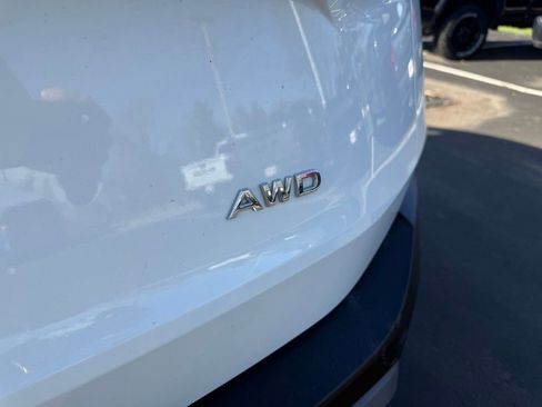 Used 2023 Nissan Rogue S AWD/4WD image 4