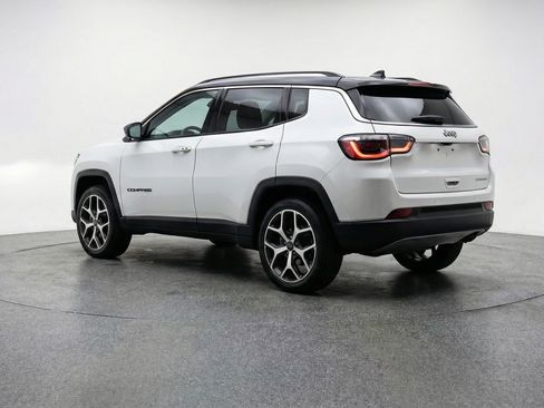 Used 2025 Jeep Compass Limited AWD/4WD image 6