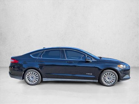 Used 2016 Ford Fusion S image 4