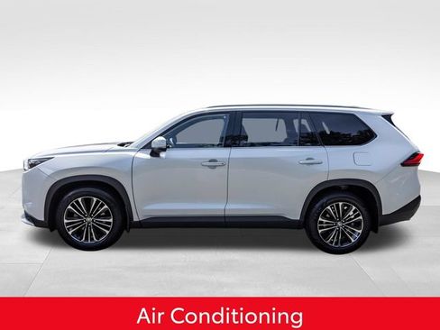 Used 2024 Toyota Grand Highlander AWD Hybrid image 12