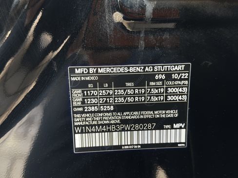 Certified 2023 Mercedes-Benz GLB 250 4MATIC image 29
