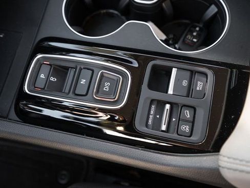 Used 2025 Honda Pilot EX-L image 19