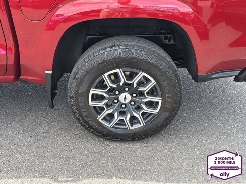 Used 2024 Chevrolet Colorado Z71 AWD/4WD image 25