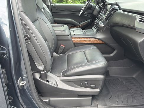 Used 2019 Chevrolet Tahoe Premier AWD/4WD image 13