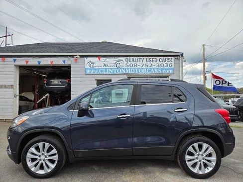 Used 2018 Chevrolet Trax Premier AWD/4WD image 2