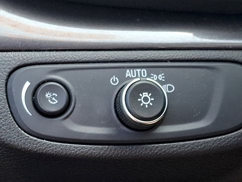 Used 2022 Buick Encore Preferred w/ Safety Package AWD/4WD image 23