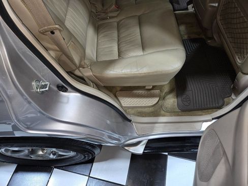 Used 2002 Toyota Land Cruiser image 67