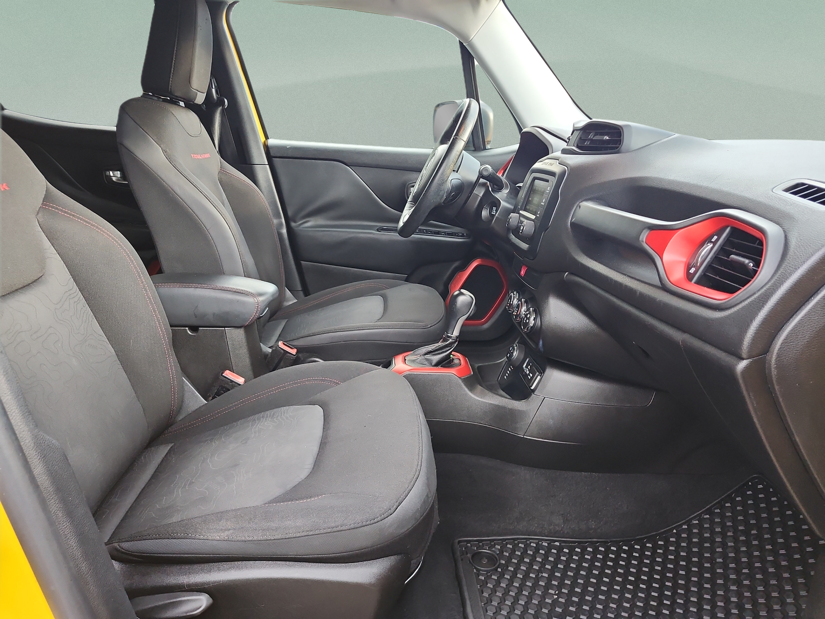 Used 2017 Jeep Renegade Trailhawk AWD/4WD image 19