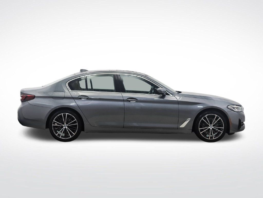 Certified 2023 BMW 530i xDrive w/ Premium Package AWD/4WD image 6