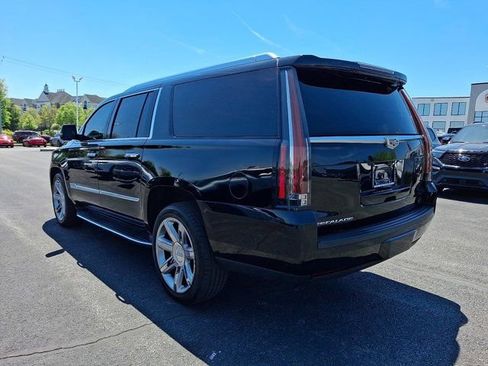 Used 2019 Cadillac Escalade ESV Premium Luxury AWD/4WD image 4
