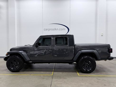 Used 2024 Jeep Gladiator Sport AWD/4WD image 4