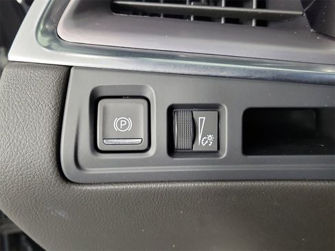 Used 2023 Cadillac XT5 Luxury image 30