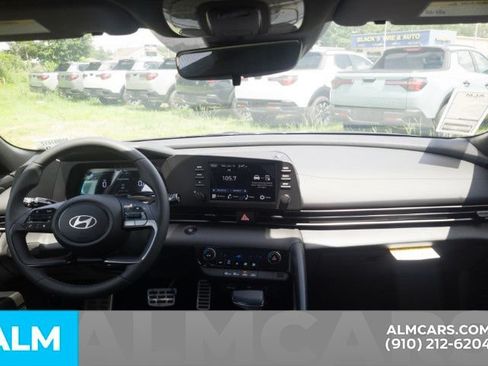 Used 2025 Hyundai Elantra Sport FWD image 19