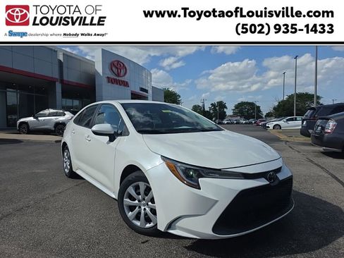 Used 2021 Toyota Corolla LE FWD image 1