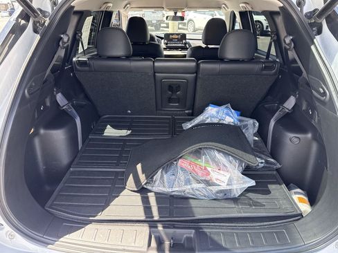 Used 2024 Mitsubishi Outlander SE AWD/4WD image 9
