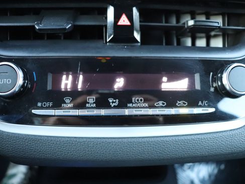 Used 2024 Toyota Corolla LE image 30