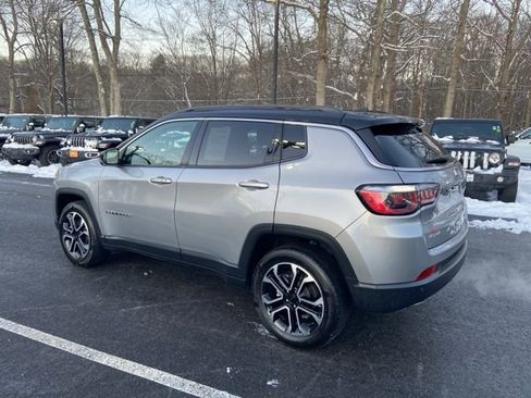 Used 2023 Jeep Compass Limited image 4