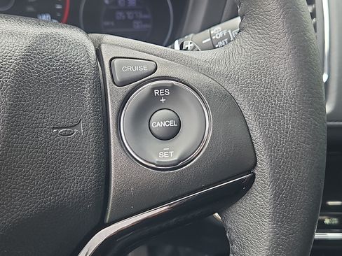 Used 2018 Honda HR-V EX-L image 15
