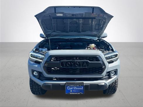 Used 2021 Toyota Tacoma TRD Off-Road w/ TRD Premium Off Road Package AWD/4WD image 4
