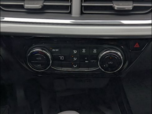 New 2026 Chevrolet Trax LT w/ Sunroof Package FWD image 25