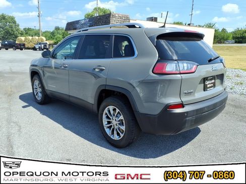 Used 2021 Jeep Cherokee Latitude Plus w/ Sun & Sound Group AWD/4WD image 4