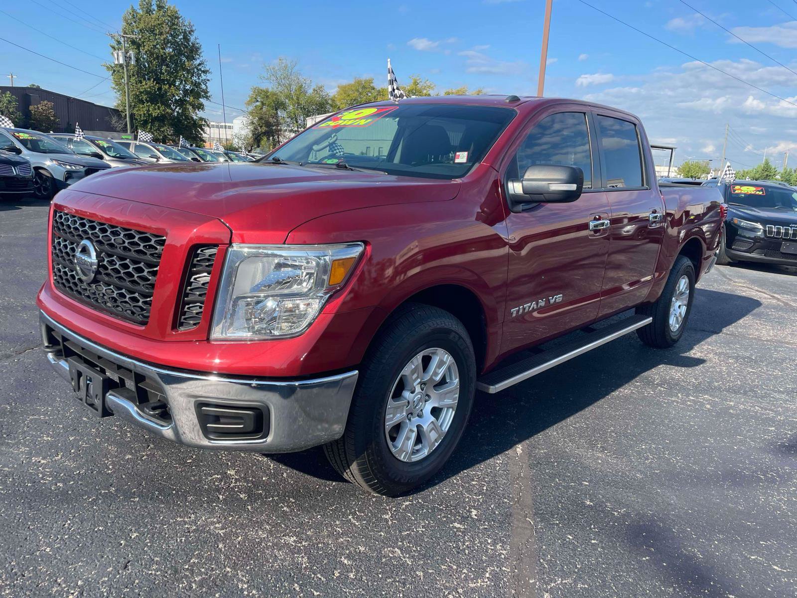 Used 2019 Nissan Titan SV AWD/4WD image 3