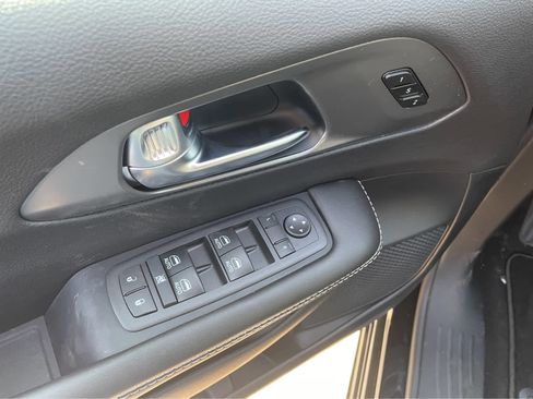 New 2026 Chrysler Pacifica Select w/ S Appearance Package image 17