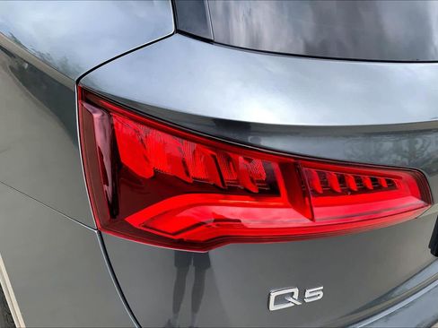 Used 2020 Audi Q5 2.0T Titanium Premium Plus w/ Premium Plus Package image 27
