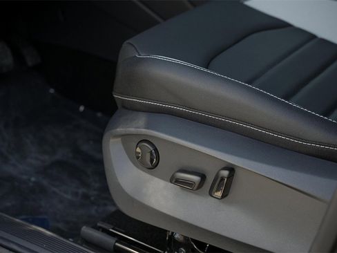 New 2026 Volkswagen Taos SEL image 20