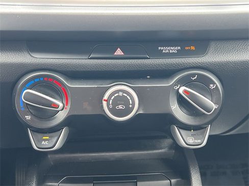 Used 2022 Kia Rio S image 12