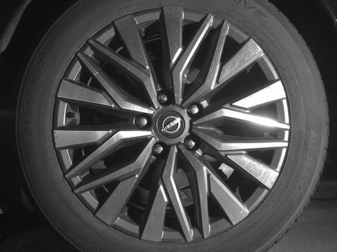 Used 2025 Nissan Altima 2.5 SV image 14