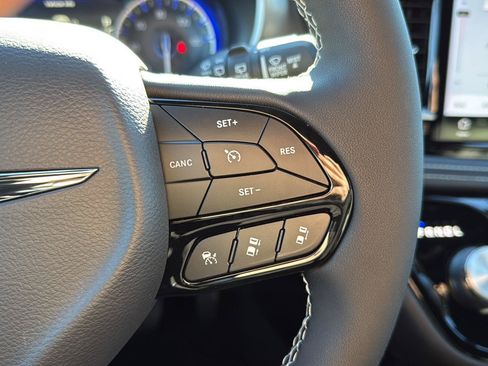New 2026 Chrysler Pacifica Select w/ S Appearance Package FWD image 17
