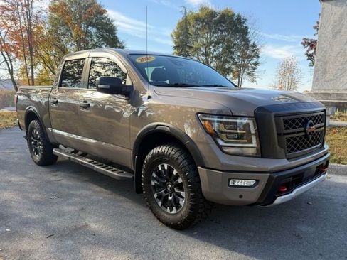 Used 2021 Nissan Titan PRO-4X w/ Pro-4x Convenience Package image 3