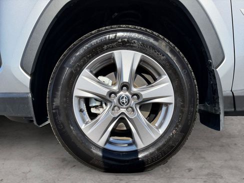 Certified 2025 Toyota RAV4 XLE w/ Convenience Package FWD image 8