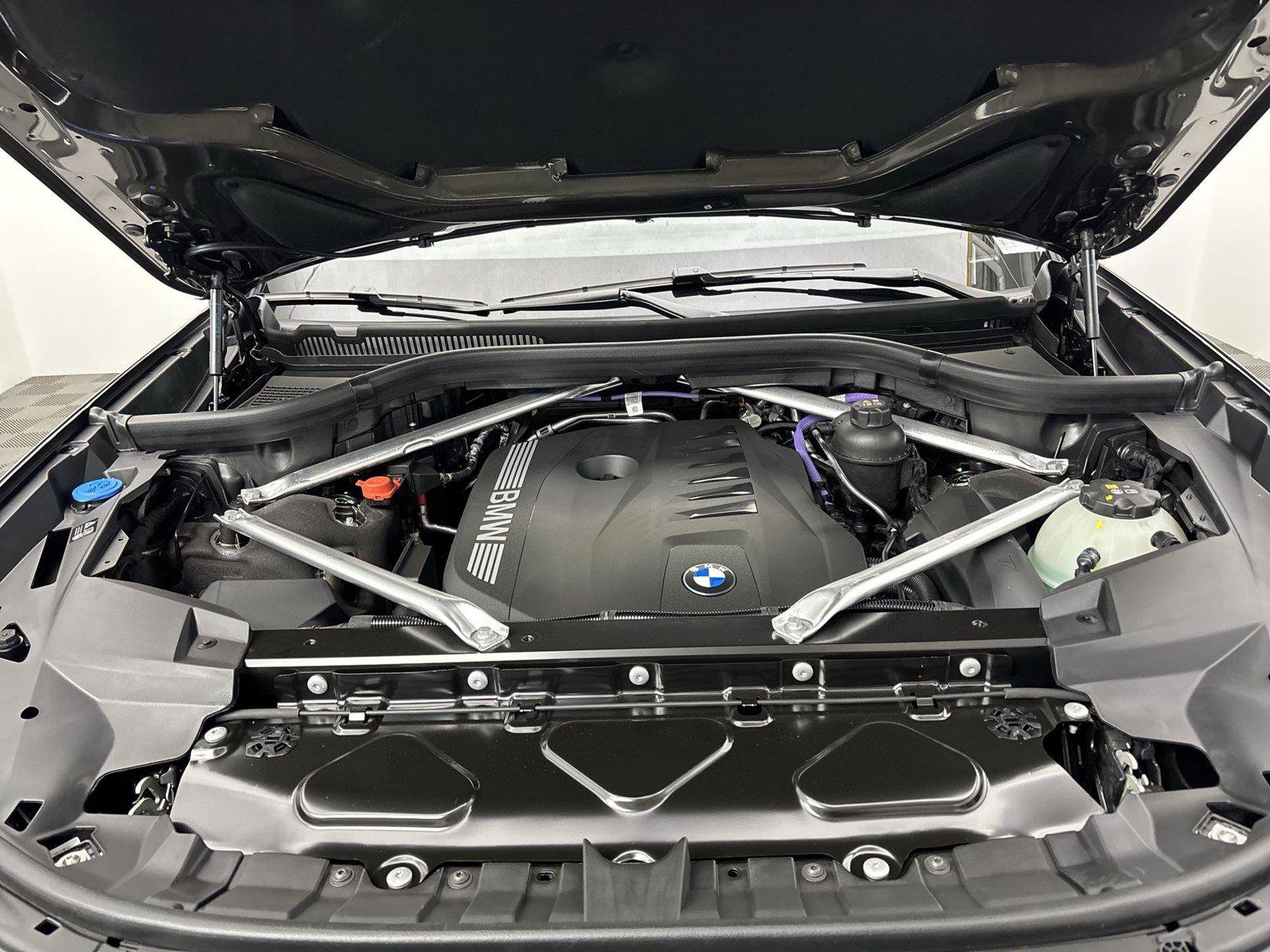 New 2027 BMW X7 xDrive40i w/ Executive Package AWD/4WD image 8