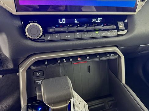 New 2026 Toyota Tundra Limited AWD/4WD image 19