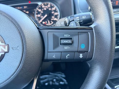Used 2023 Nissan Rogue SV image 21