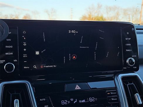 Certified 2022 Kia Sorento S w/ Panoramic Sunroof Package image 20