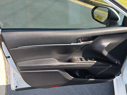 Used 2024 Toyota Camry SE FWD image 16