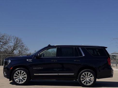 Used 2023 GMC Yukon Denali AWD/4WD image 3