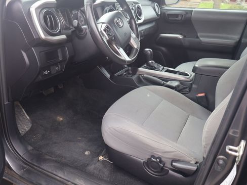 Used 2019 Toyota Tacoma SR5 image 4
