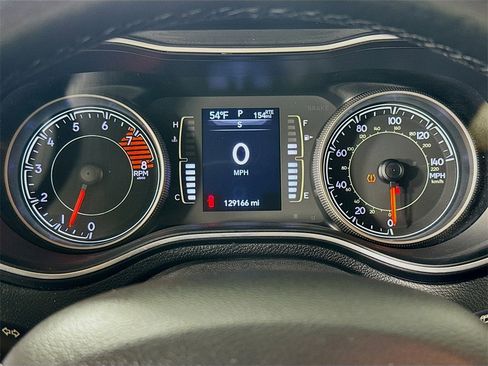 Used 2020 Jeep Cherokee Latitude Plus w/ Cold Weather Group image 12