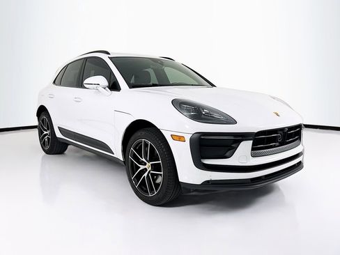 Certified 2024 Porsche Macan AWD/4WD image 7