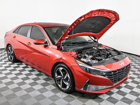 Used 2021 Hyundai Elantra Limited image 29