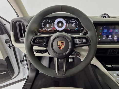 Certified 2026 Porsche Cayenne GTS AWD/4WD image 17