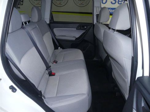 Used 2018 Subaru Forester 2.5i Premium w/ All-Weather Package AWD/4WD image 21