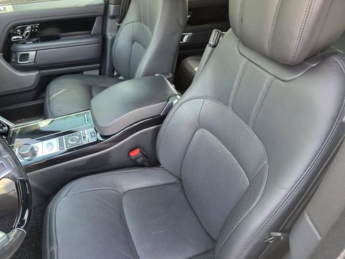 Used 2018 Land Rover Range Rover HSE image 12